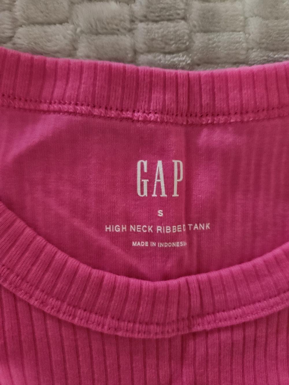 GAP High Neck Ribbed Tank Top - Picture 2 of 4